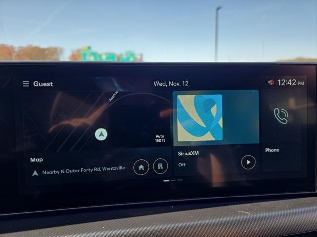 Hyundai Sonata Vehicle Full-screen Gallery Image 18