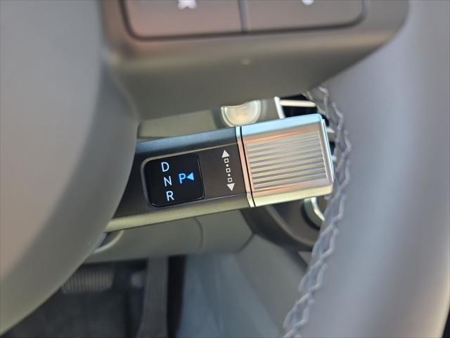 Hyundai Sonata Hybrid Vehicle Full-screen Gallery Image 15