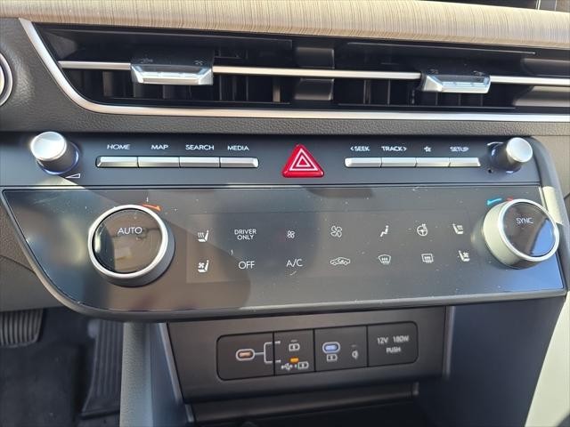 Hyundai Sonata Hybrid Vehicle Full-screen Gallery Image 20