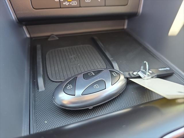 Hyundai Sonata Hybrid Vehicle Full-screen Gallery Image 23