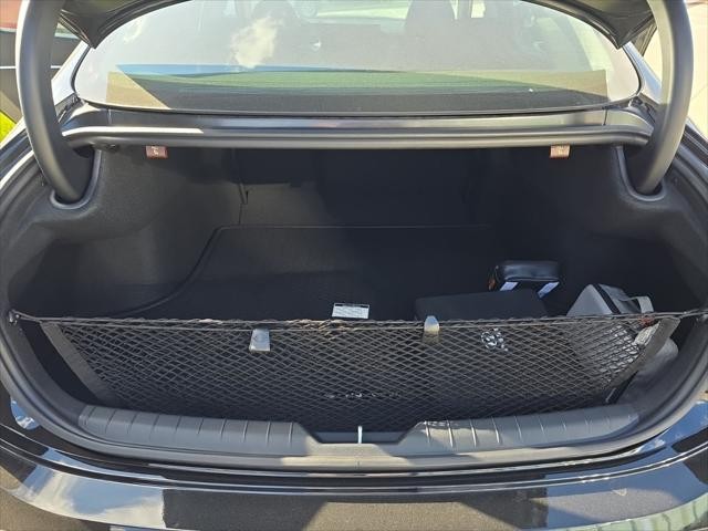 Hyundai Sonata Hybrid Vehicle Full-screen Gallery Image 9