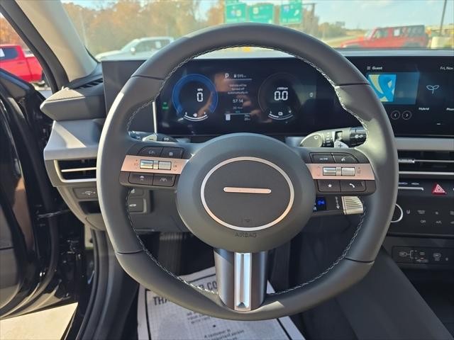 Hyundai Sonata Hybrid Vehicle Full-screen Gallery Image 13