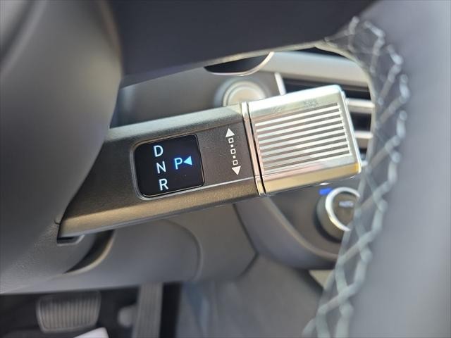 Hyundai Sonata Hybrid Vehicle Full-screen Gallery Image 16