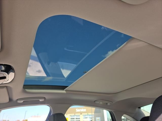 Hyundai Sonata Hybrid Vehicle Full-screen Gallery Image 24