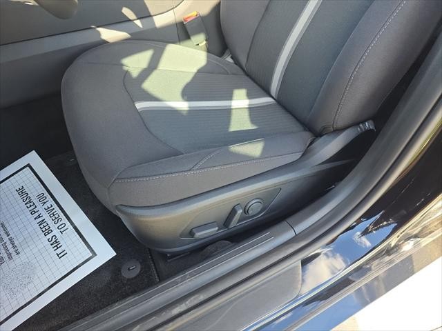 Hyundai Sonata Hybrid Vehicle Full-screen Gallery Image 27