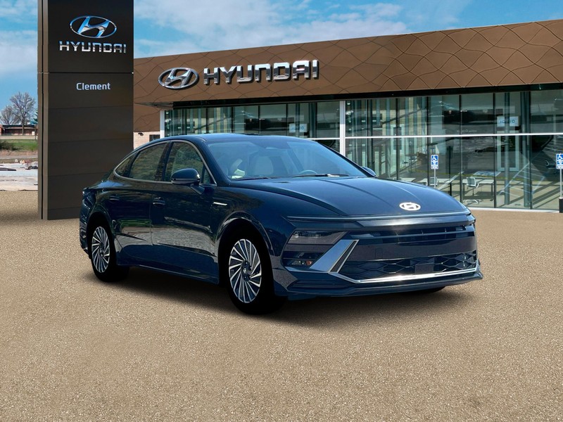 Hyundai Sonata Hybrid Vehicle Full-screen Gallery Image 11