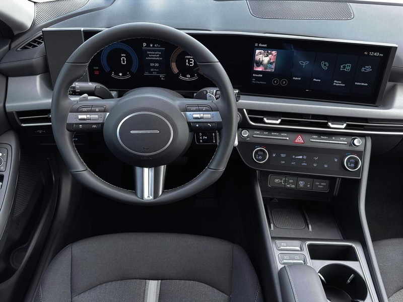 Hyundai Sonata Hybrid Vehicle Full-screen Gallery Image 17