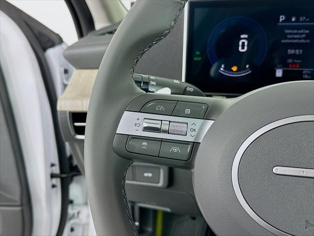 Hyundai Sonata Hybrid Vehicle Full-screen Gallery Image 14