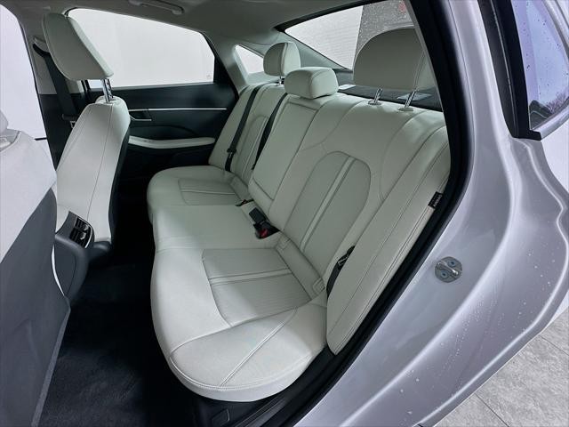 Hyundai Sonata Hybrid Vehicle Full-screen Gallery Image 28