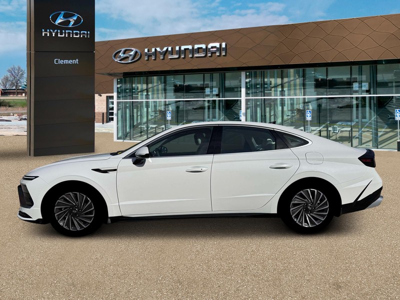 Hyundai Sonata Hybrid Vehicle Full-screen Gallery Image 3