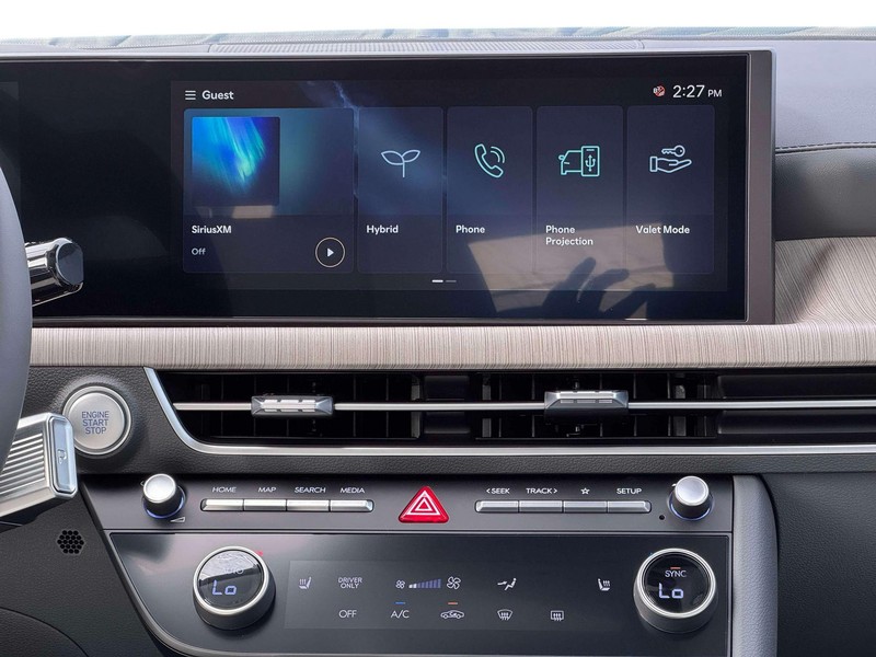 Hyundai Sonata Hybrid Vehicle Full-screen Gallery Image 19