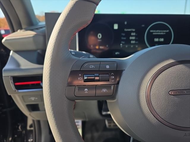 Hyundai Sonata Vehicle Full-screen Gallery Image 14