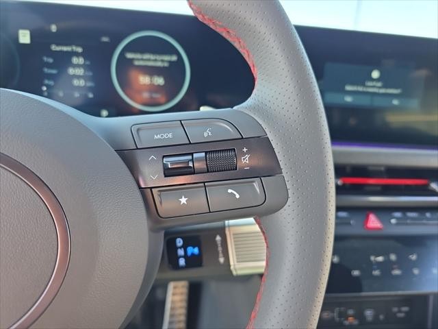 Hyundai Sonata Vehicle Full-screen Gallery Image 15