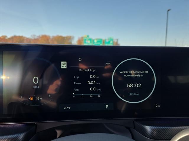 Hyundai Sonata Vehicle Full-screen Gallery Image 17