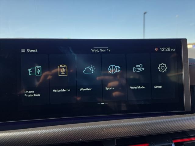 Hyundai Sonata Vehicle Full-screen Gallery Image 19