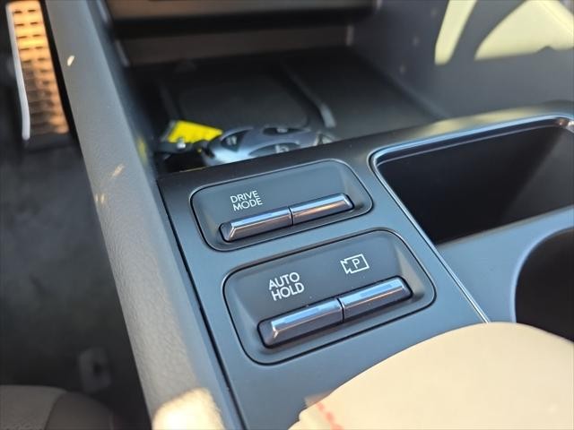 Hyundai Sonata Vehicle Full-screen Gallery Image 22