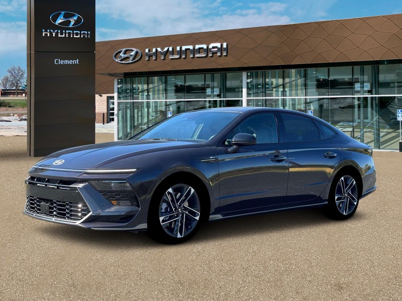 Hyundai Sonata Vehicle Full-screen Gallery Image 2