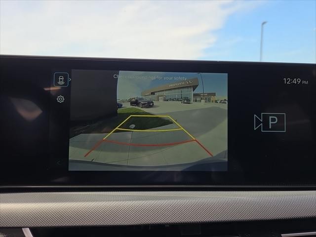 Hyundai Sonata Vehicle Full-screen Gallery Image 18