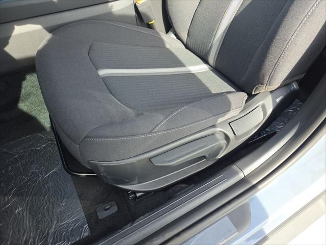 Hyundai Sonata Vehicle Full-screen Gallery Image 24