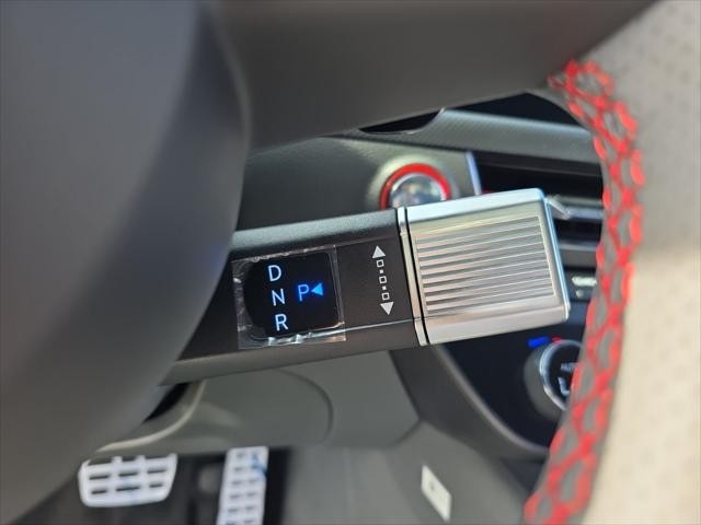 Hyundai Sonata Vehicle Full-screen Gallery Image 15