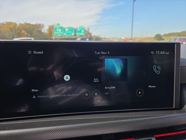 Hyundai Sonata Vehicle Full-screen Gallery Image 17