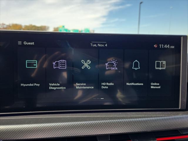 Hyundai Sonata Vehicle Full-screen Gallery Image 19