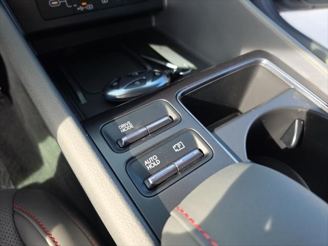 Hyundai Sonata Vehicle Full-screen Gallery Image 22