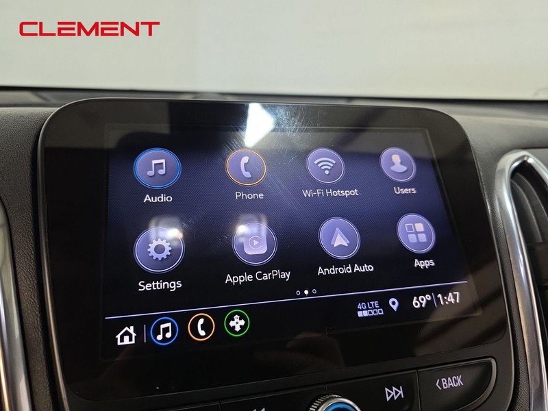 Chevrolet Equinox Vehicle Full-screen Gallery Image 17