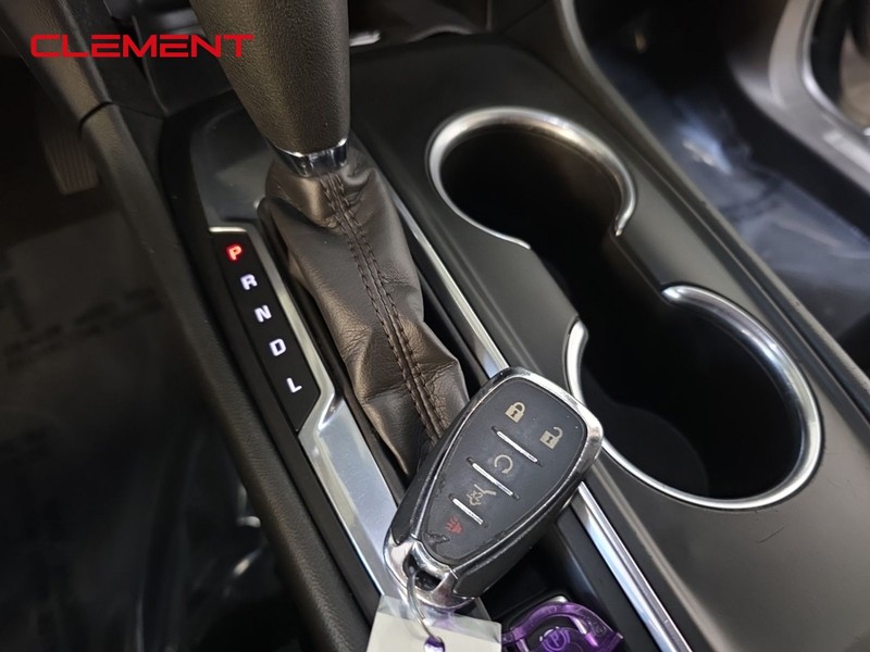 Chevrolet Equinox Vehicle Full-screen Gallery Image 20