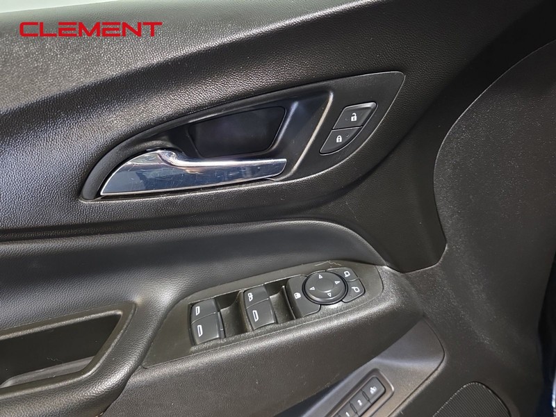 Chevrolet Equinox Vehicle Full-screen Gallery Image 22