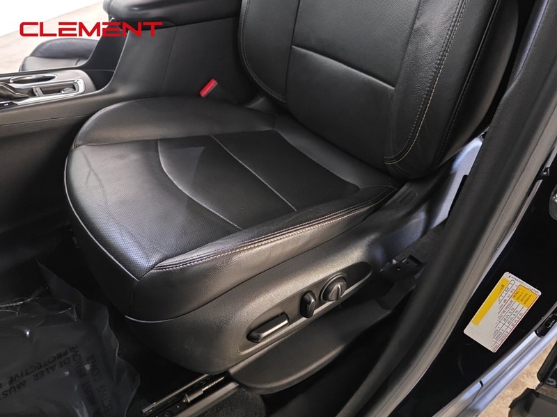 Chevrolet Equinox Vehicle Full-screen Gallery Image 25