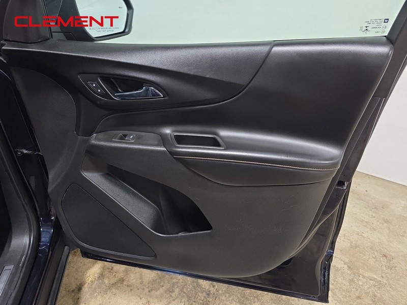 Chevrolet Equinox Vehicle Full-screen Gallery Image 32