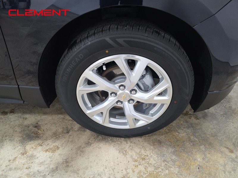 Chevrolet Equinox Vehicle Full-screen Gallery Image 33