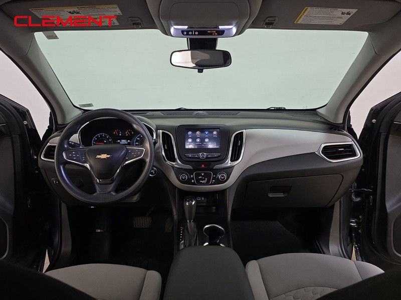 Chevrolet Equinox Vehicle Full-screen Gallery Image 10