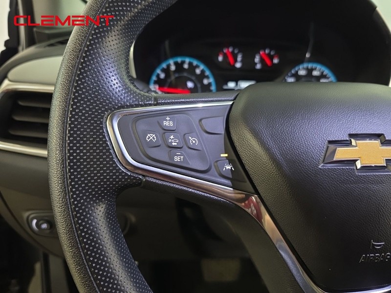 Chevrolet Equinox Vehicle Full-screen Gallery Image 13