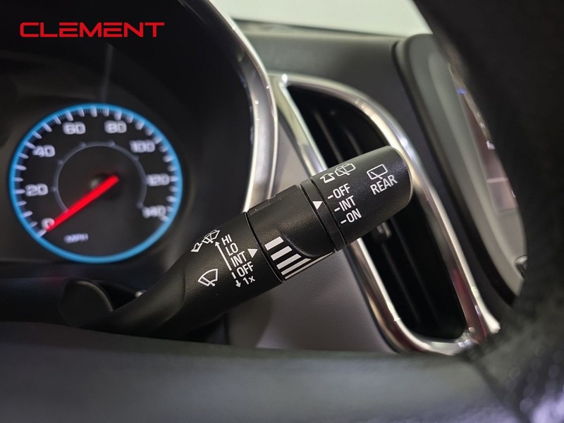 Chevrolet Equinox Vehicle Full-screen Gallery Image 15