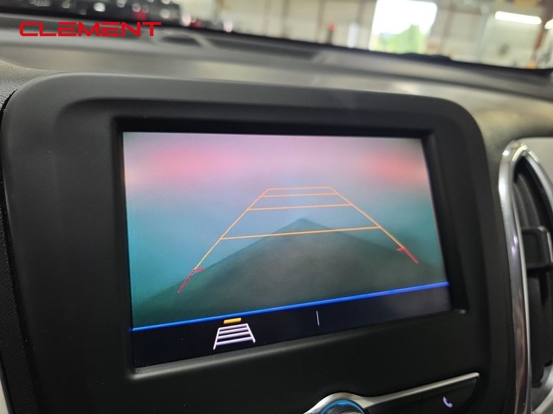 Chevrolet Equinox Vehicle Full-screen Gallery Image 18