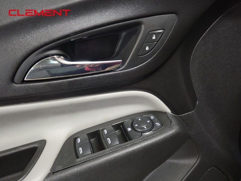 Chevrolet Equinox Vehicle Full-screen Gallery Image 21