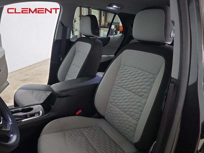 Chevrolet Equinox Vehicle Full-screen Gallery Image 24