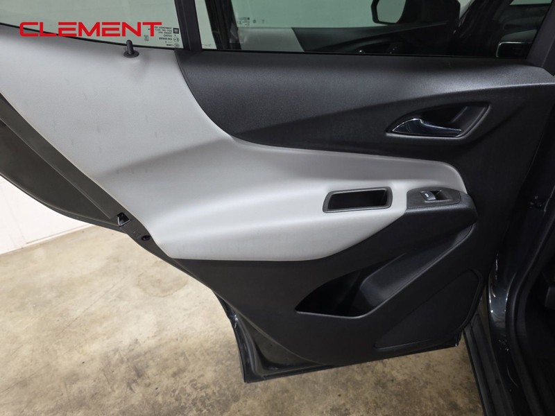 Chevrolet Equinox Vehicle Full-screen Gallery Image 25