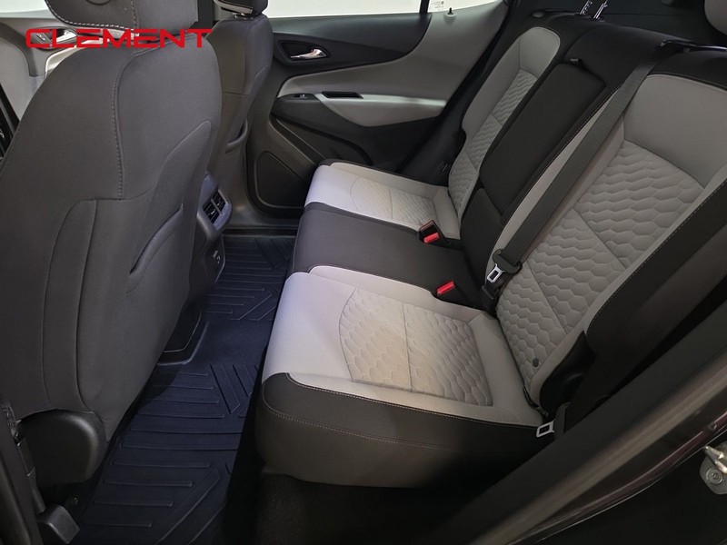 Chevrolet Equinox Vehicle Full-screen Gallery Image 26