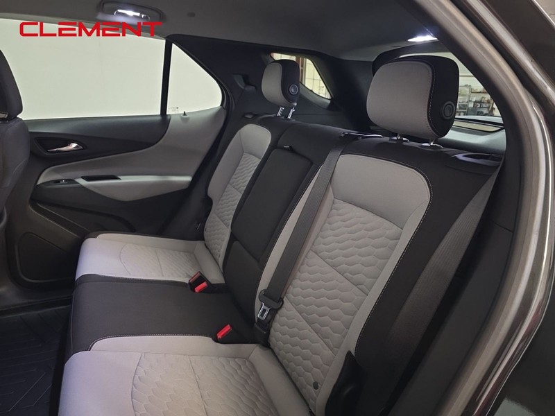 Chevrolet Equinox Vehicle Full-screen Gallery Image 27