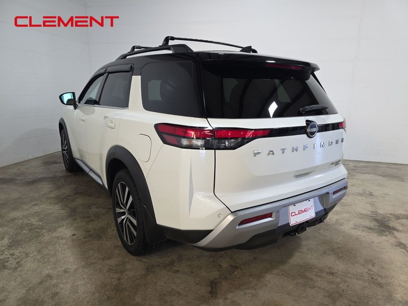 Nissan Pathfinder Vehicle Image 08