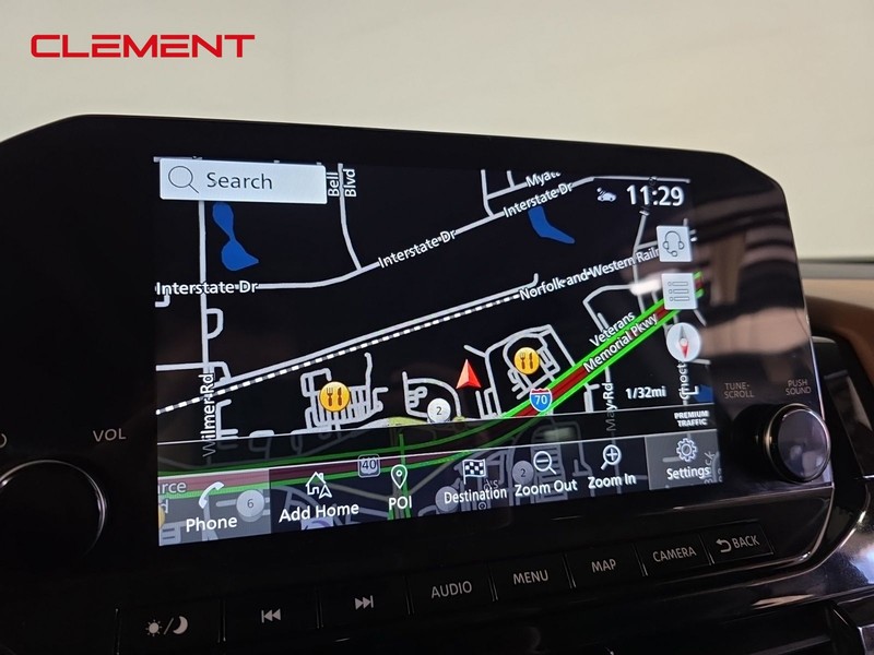 Nissan Pathfinder Vehicle Image 16