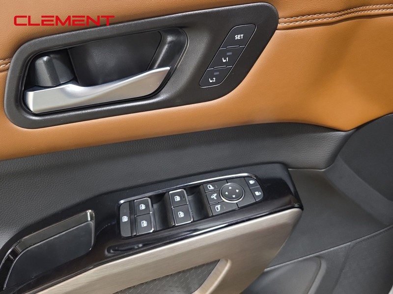 Nissan Pathfinder Vehicle Image 21