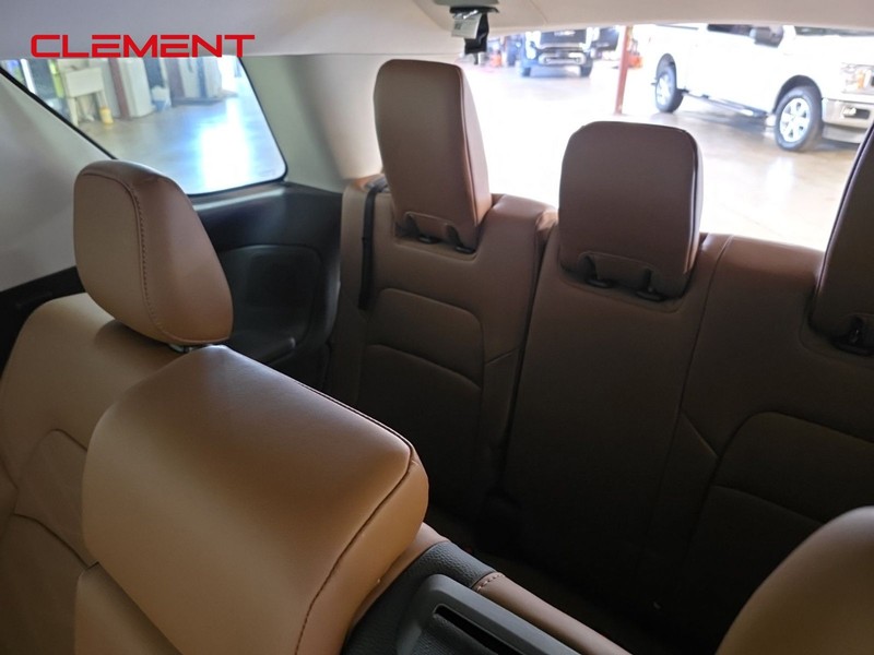 Nissan Pathfinder Vehicle Image 28