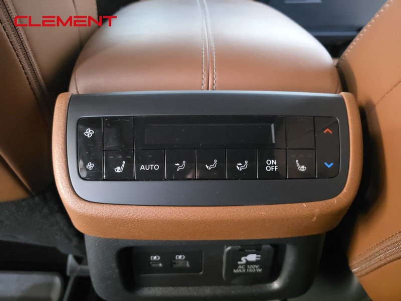 Nissan Pathfinder Vehicle Image 29