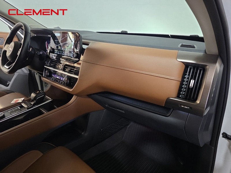 Nissan Pathfinder Vehicle Image 32