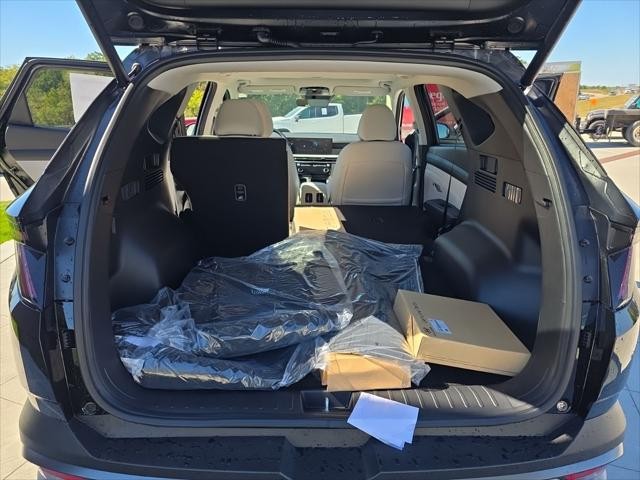 Hyundai Tucson Vehicle Full-screen Gallery Image 9