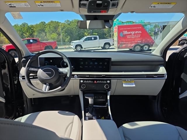 Hyundai Tucson Vehicle Full-screen Gallery Image 10